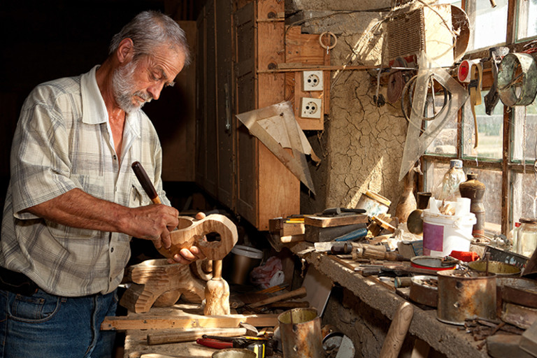 Holz Handwerker Anneka Teaser © Anneka - Shutterstock